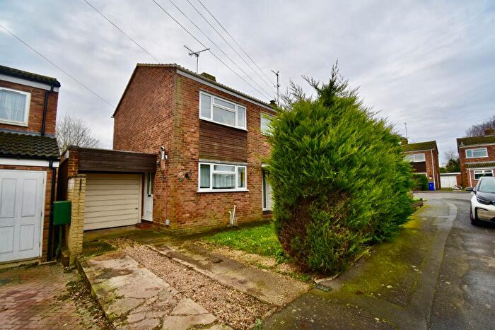3 Bedroom Semi-Detached House For Sale In Berry Close, Rothersthorpe, Northampton, NN7