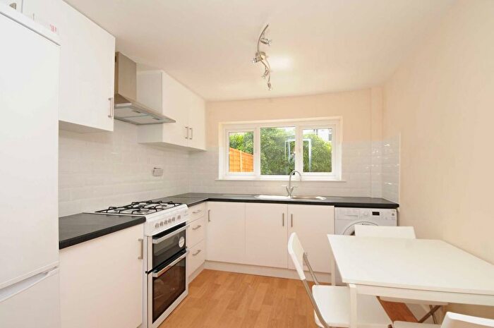 3 Bedroom Terraced House To Rent In Blackshaw Road, London, SW17