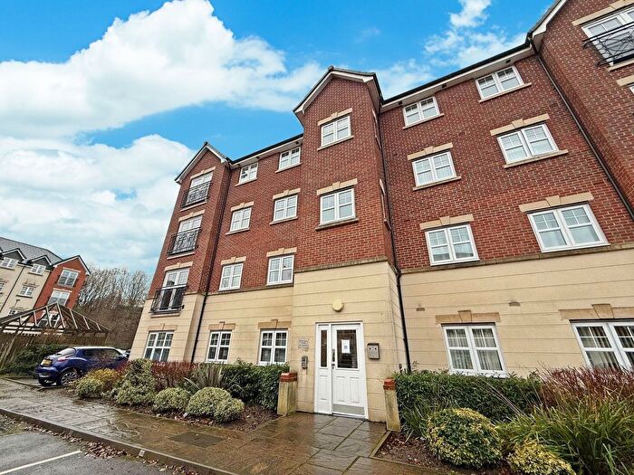 2 Bedroom Flat To Rent In Astley Brook Close, Bolton, BL1