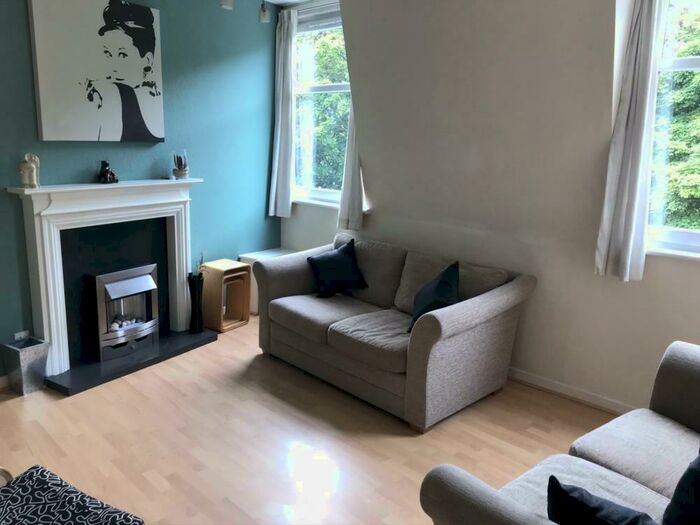 3 Bedroom Flat To Rent In Esslemont Avenue, Aberdeen, AB25