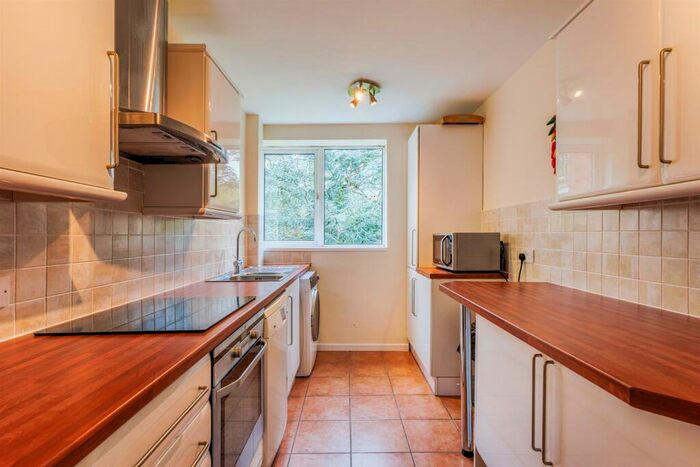 2 Bedroom Flat For Sale In Carlton Gardens, Warwick Avenue, Coventry, CV5