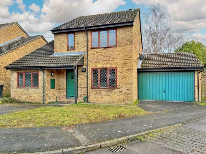 4 Bedroom Detached House To Rent In Hart Close, Abingdon, OX14