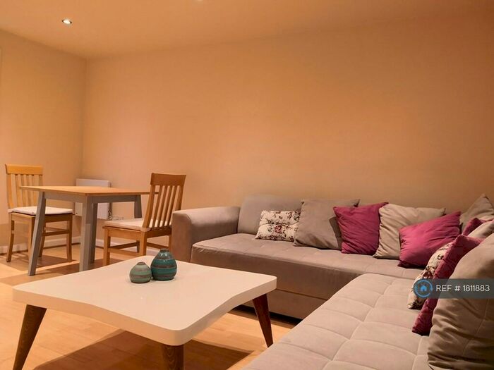 1 Bedroom Flat To Rent In Rambler Court, London, NW4
