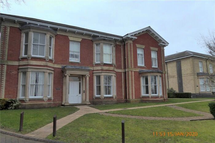 1 Bedroom Flat To Rent In The Lindens, Cliftonville, Northampton, Northamptonshire, NN1