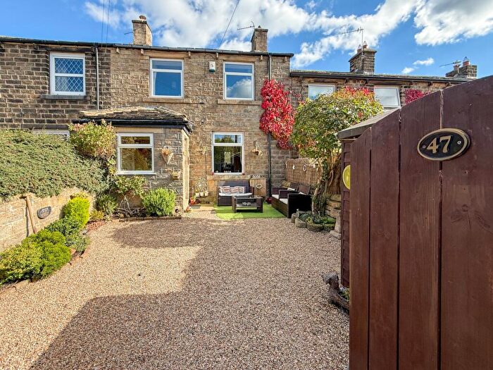 2 Bedroom Cottage For Sale In Far Bank, Shelley, Huddersfield, HD8