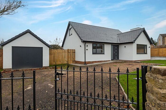 4 Bedroom Detached House To Rent In Halifax Road, Liversedge, WF15