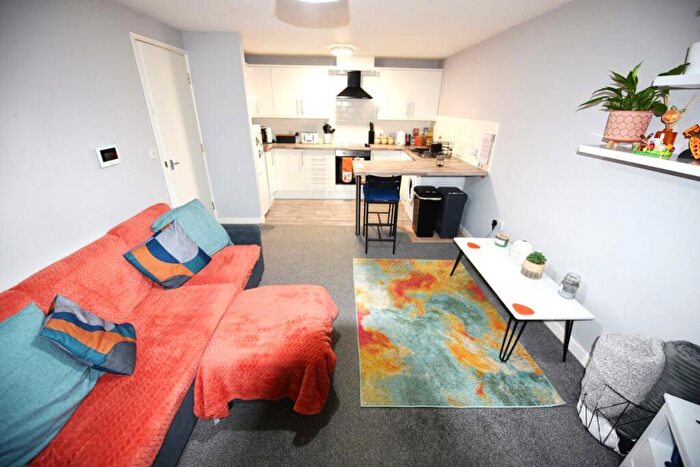 2 Bedroom Flat To Rent In Horsforth House, Flat, LS18