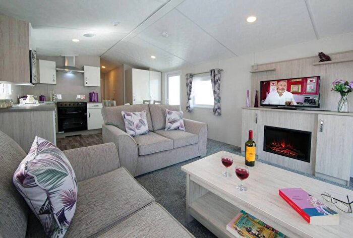 2 Bedroom Caravan For Sale In Yafforth Road, Northallerton, DL7