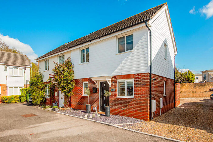 2 Bedroom House For Sale In Lavender Court, Whiteley, Fareham, PO15