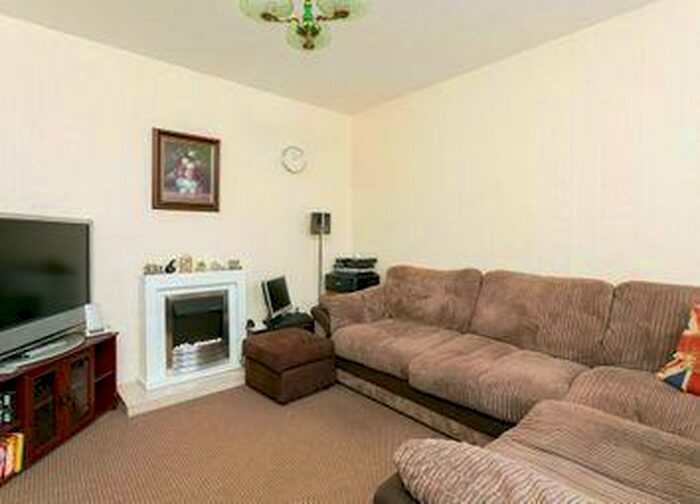 3 Bedroom Semi-Detached House To Rent In Vine Road, Stratford, Ilford, Forest Gate, West Ham, London, E15