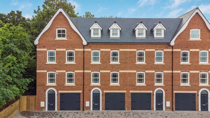 6 Bedroom End Terrace House For Sale In Kinsman Mews, Hertford, SG13
