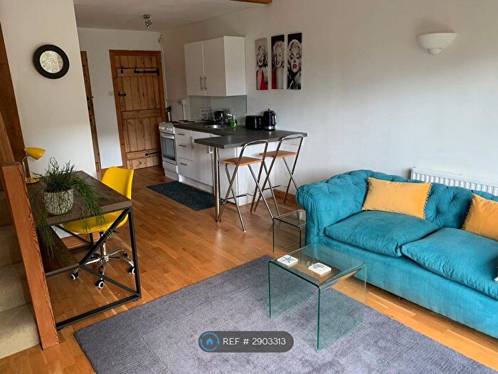 Studio To Rent In Blackmore Lane, Oxon, RG4