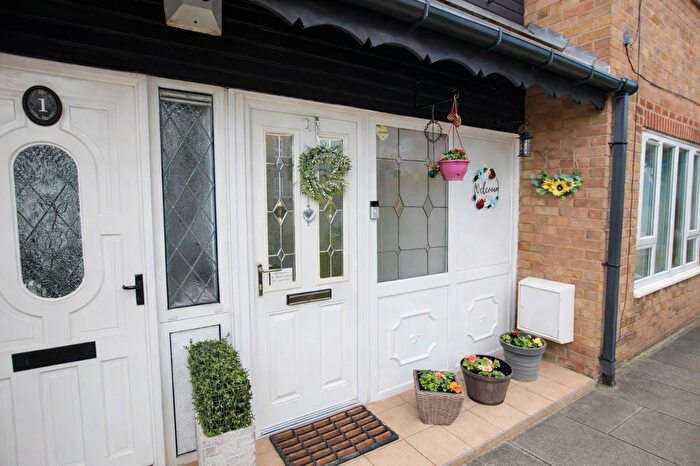 1 Bedroom Flat For Sale In Howarth Green, Rochdale, OL12