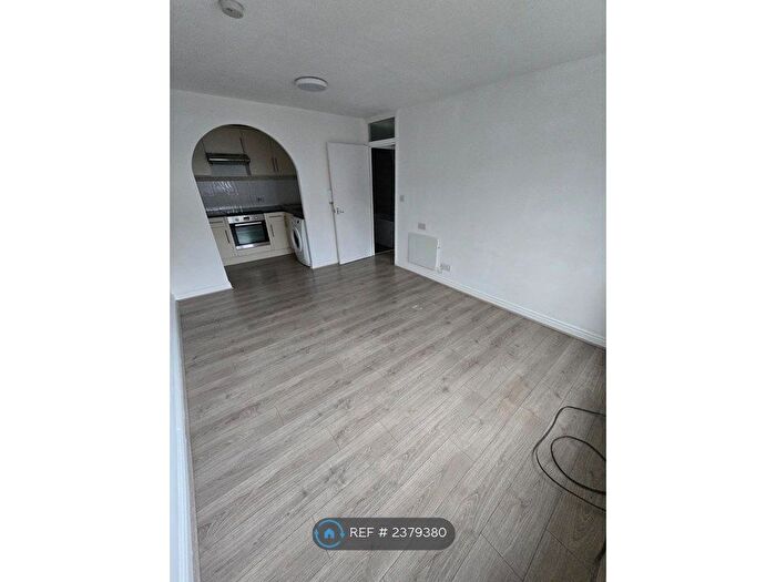 1 Bedroom Flat To Rent In The Avenue, London, E4