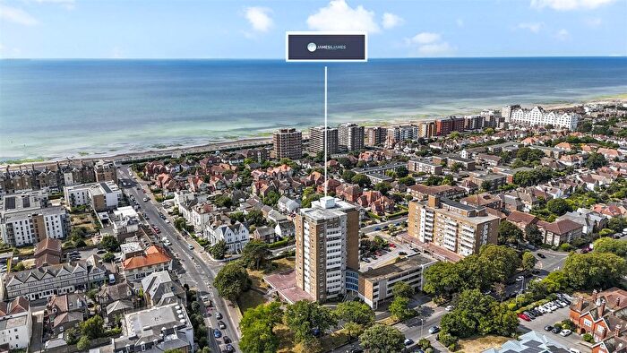 2 Bedroom Flat For Sale In Boundary Road, Worthing, BN11