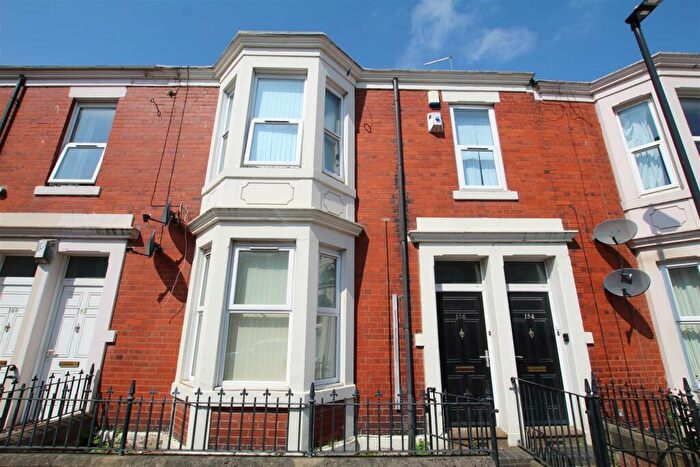 2 Bedroom Flat To Rent In Wingrove Avenue, Newcastle Upon Tyne, NE4