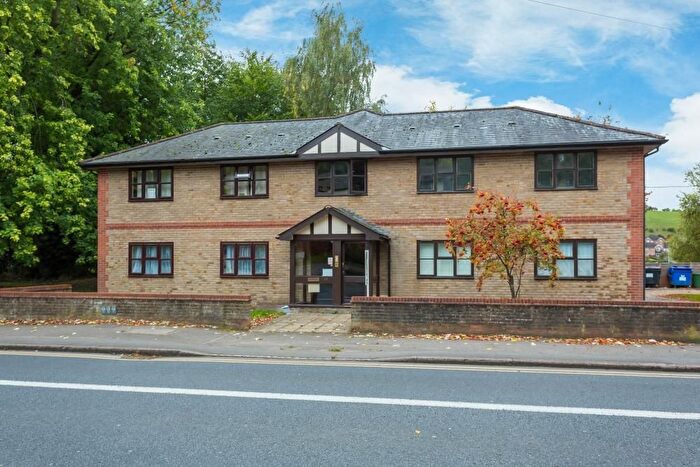 2 Bedroom Flat To Rent In London Road, High Wycombe, HP11