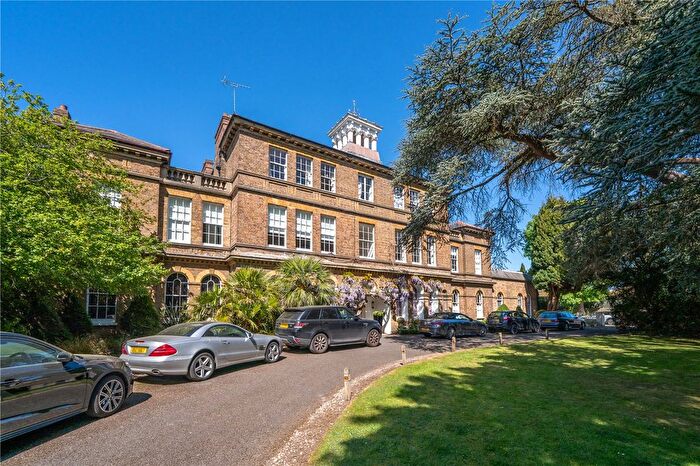 2 Bedroom Flat For Sale In South Lodge, Ham Common, Richmond, Surrey, TW10