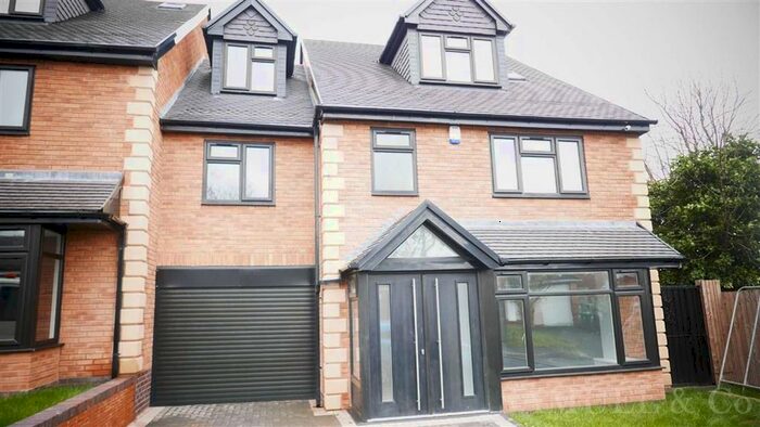 7 Bedroom Detached House To Rent In Windmill Street, Wednesbury, WS10