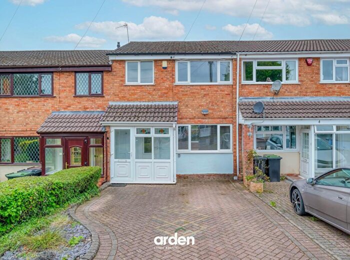 3 Bedroom Terraced House For Sale In Beehive Close, Catshill, B61