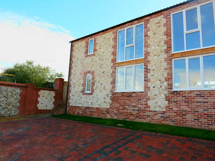 3 Bedroom Semi-Detached House To Rent In Barkers Drive, Feltwell, IP26