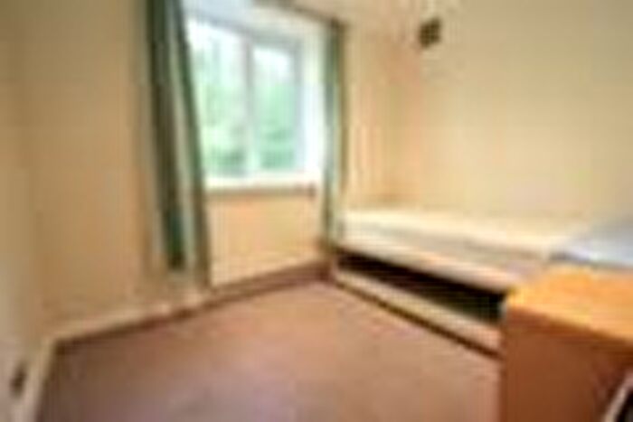 2 Bedroom Flat To Rent In Leigham Court Road, London, SW16
