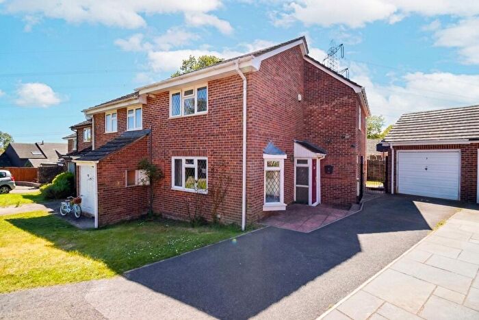 4 Bedroom Semi Detached House For Sale In Chilham Close, Eastleigh, SO50