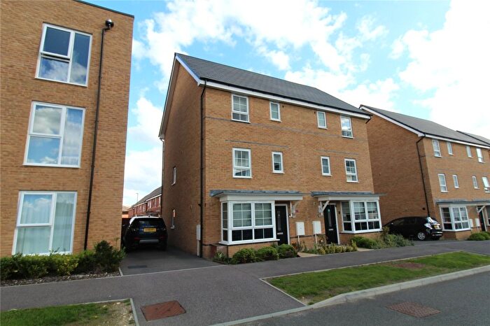 4 Bedroom Semi-Detached House For Sale In Fullbrook Drive, Basingstoke, Hampshire, RG21