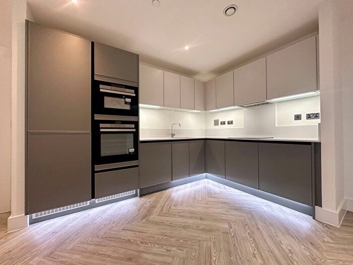 2 Bedroom Flat To Rent In Georgette Apartments, Wandsworth, London, SW18