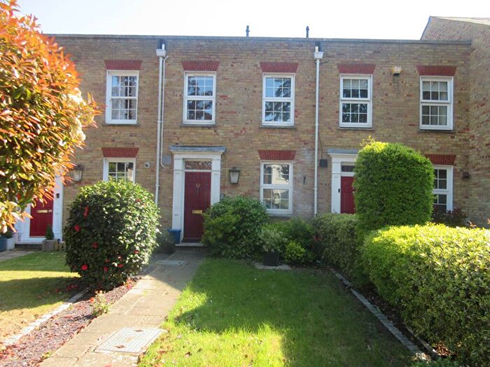 3 Bedroom House To Rent In Bishopsteignton, Southend On Sea, SS3