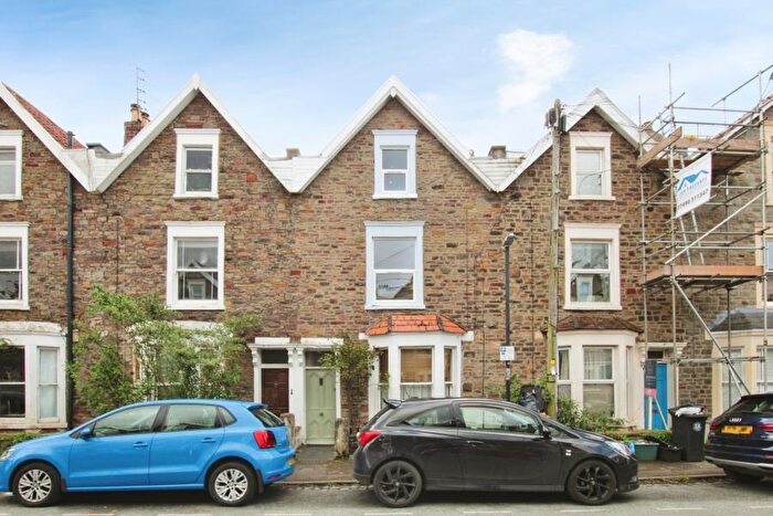 2 Bedroom Flat To Rent In Alma Vale Road - Clifton, BS8