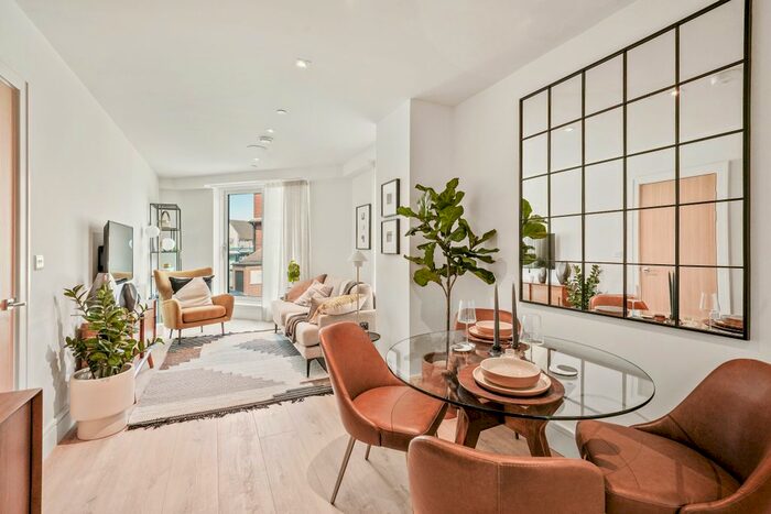 1 Bedroom Flat To Rent In Coombe Hill House, London, SW20