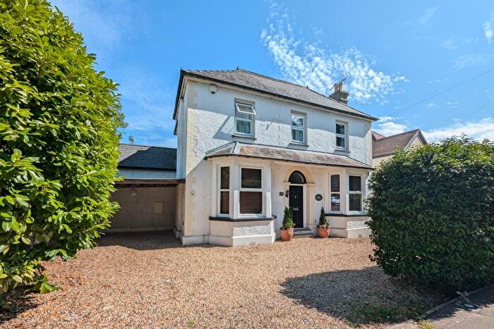 4 Bedroom Detached House To Rent In Knaphill, Woking, Surrey, GU21