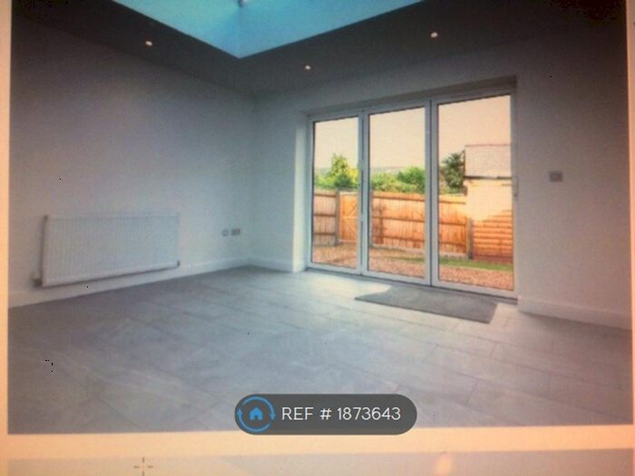 4 Bedroom Detached House To Rent In Hunts Pond Road, Fareham, PO14