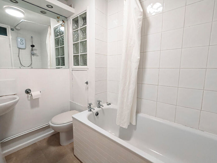 2 Bedroom Apartment To Rent In Thorpe St Andrew, NR7