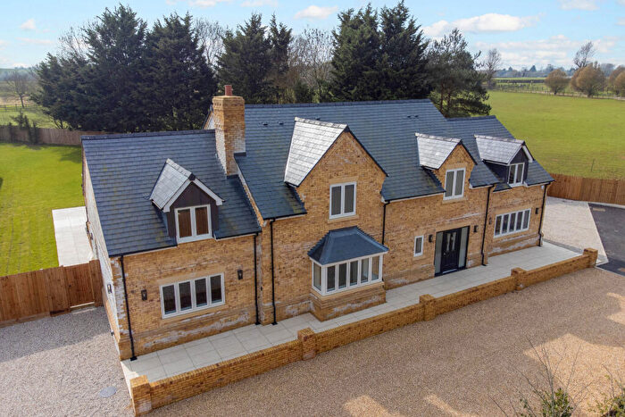 4 Bedroom Detached House For Sale In Hertingfordbury Road, Hertford, SG14