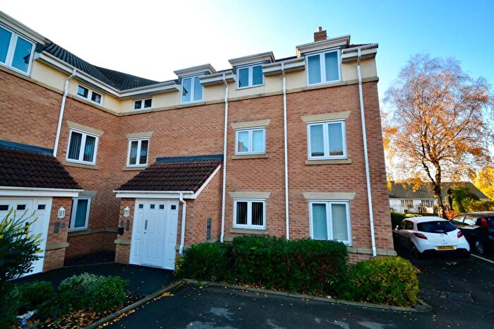 2 Bedroom Apartment To Rent In Windermere Road, Dukinfield, SK16