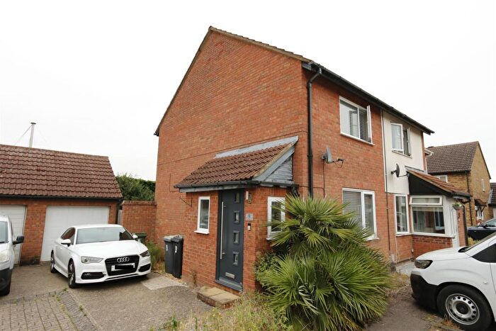 2 Bedroom End Of Terrace House To Rent In Cedar Close, Shefford, SG17