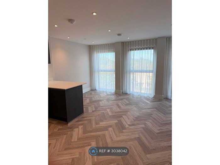 1 Bedroom Flat To Rent In Munro Court, Cockfosters, EN4