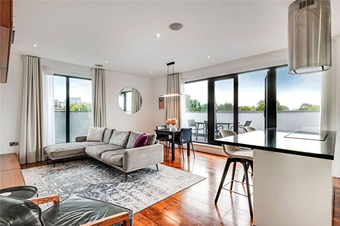 2 Bedroom Flat To Rent In Tavistock Crescent, Notting Hill, London, W11
