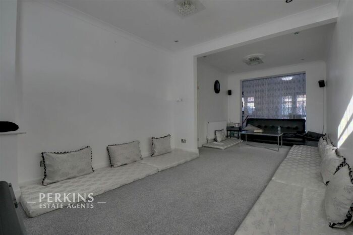 3 Bedroom Semi-Detached House To Rent In Derley Road, Southall, UB2