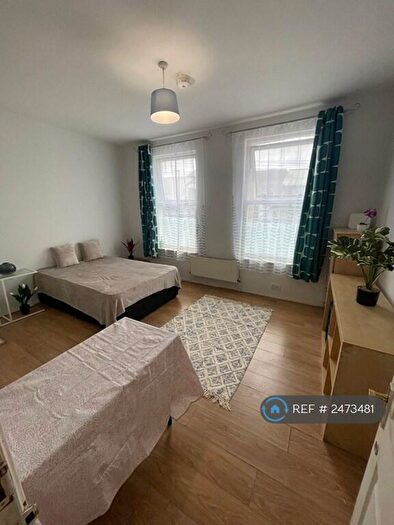 Studio To Rent In Hertslet Road, London, N7