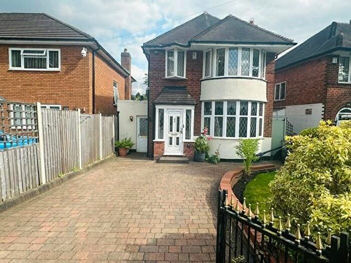 3 Bedroom Retail Premises To Rent In Roylesden Crescent, Sutton Coldfield, B73