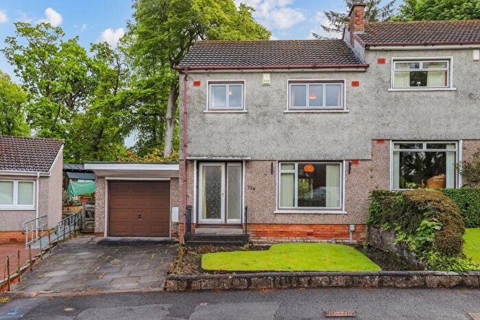 3 Bedroom Semi-Detached House For Sale In Banchory Avenue, Inchinnan, PA4