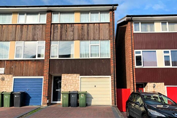 5 Bedroom House To Rent In Queens Drive, Guildford, Surrey, GU2