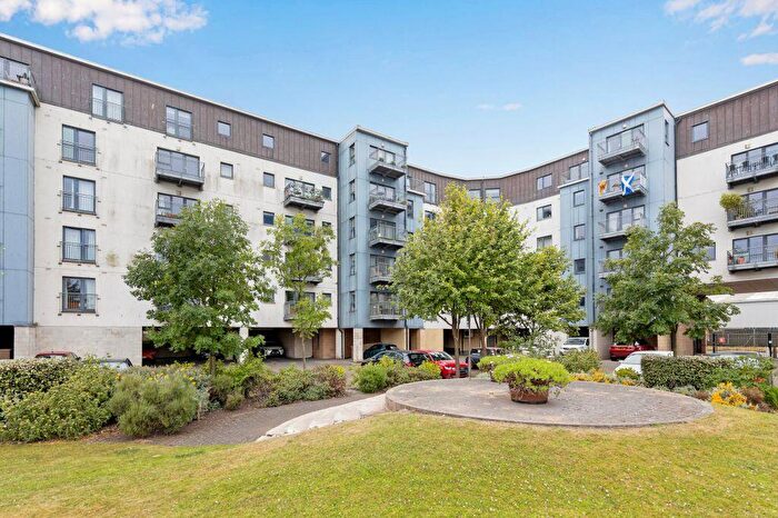 3 Bedroom Flat For Sale In / Lower Granton Road, Granton, Edinburgh, EH5