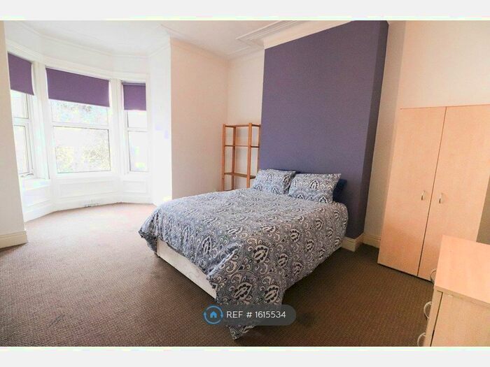 4 Bedroom Terraced House To Rent In Chillingham Road, Newcastle Upon Tyne, NE6