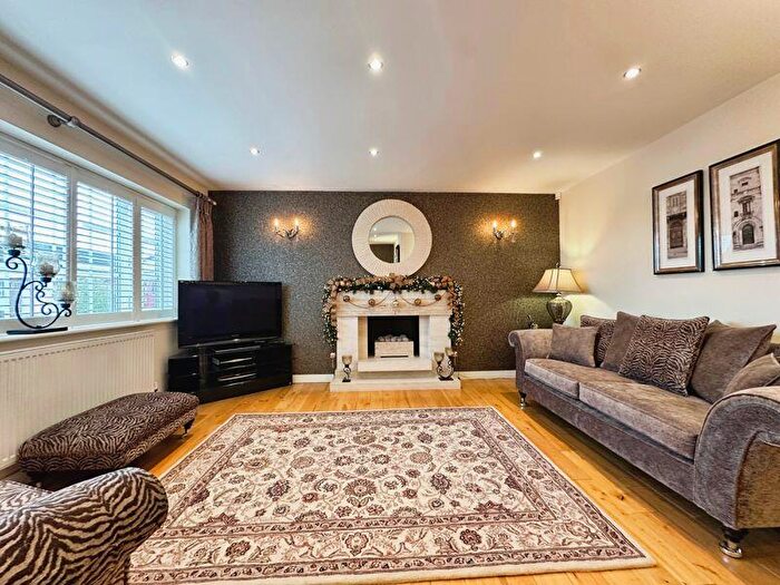3 Bedroom Bungalow For Sale In Fulwood Close, Bury, BL8