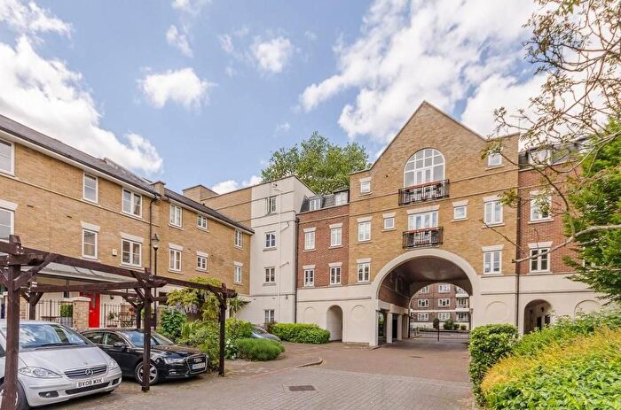 4 Bedroom Town House To Rent In Charles Haller, Tulse Hill, Broorockwell Gate, London, SW2