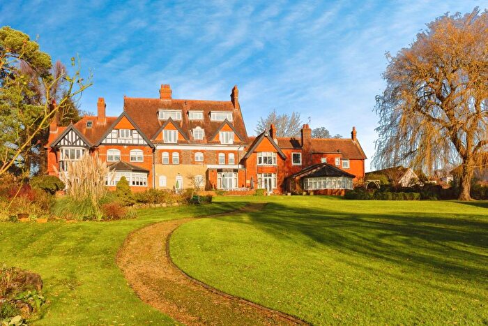 2 Bedroom Apartment To Rent In Riverside House, Burcot, OX14